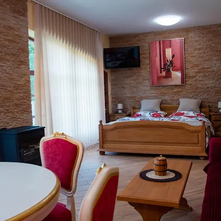 Zamecek Kaliste Hotel Poddubí