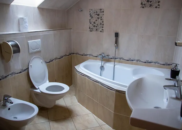 Zamecek Kaliste Hotell Poddubí