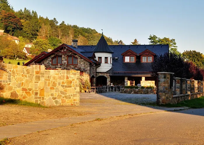 Hotel Zámeček Kaliště 3*
